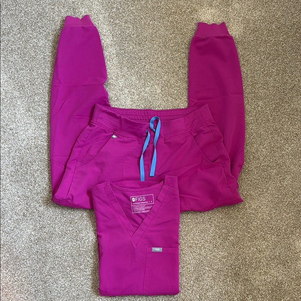 Figs Pink Sweatpants with Tapered Leg Design